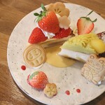 ハナツムリ - 【2024.12】いちごと白あんのタルト(税込748円)、栗きんとんのパイチーズケーキ(税込660円)