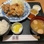 楽膳 - 料理写真:鶏の唐揚げ定食（３個盛り）