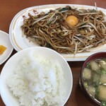 想夫恋 - 料理写真:焼きそば味噌汁セット1,200円に生卵80円トッピング