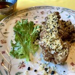 長江SORAE - 手で掴んで食べるのが一番旨い
      豆鼓やココナッツのほかにも色々スパイスが使われていて美味い