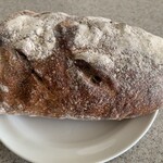 ラトリエ ドゥ プレジール - ピスタチオペースト、8種のナッツ、いよかんピールと香辛料を入れたアミティエ