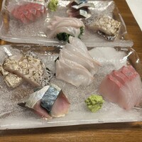 地魚料理・鮨 佐々木 - 刺身　左上から右に　太刀魚、クエ、