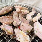 炭火ホルモン うち家 - 