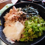 信玄 - 令和6年12月 ランチタイム(11:30〜14:30)
おろし蕎麦 税込770円
大盛 ＋税込110円