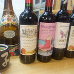 寿司・うなぎ 羽子吾 - カウンターに並ぶお酒