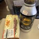 ニューデイズミニ - 料理写真:餃子連チャンを思い描いては見たが結局帰路優先