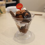 はま寿司 - プレミアムガーナアイスとチョコの濃厚パルフェ
