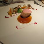 オーグードゥジュール ヌーヴェルエール - メインはフランス産乳飲み仔牛「ヴォー・スー・ラ・メール」のロースト。