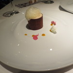 オーグードゥジュール ヌーヴェルエール - デザートは宇和島産ブラッドオレンジを使った物。上には紅茶のムースが。