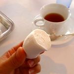 レストラン・モリエール - 「手でど〜ぞ♪」と言われ、このままパクリ