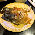 回し寿司 活 活美登利 - 鮭の皮にぎり