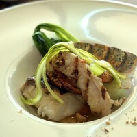 The Living Room with SKY BAR - ・真鯛とオマールエビの網焼グリル 金時人参のペースト デュカスパイス