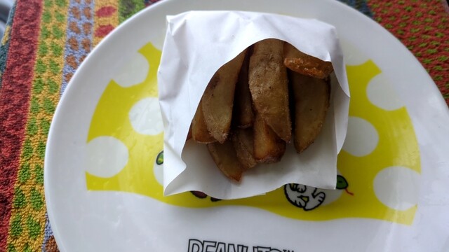 マッチとピーナッツ - 小樽（ハンバーガー）の写真