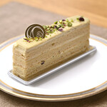 ATELIER KOHTA Kagurazaka Ten - Opera Pistachio, JPY 680 (Tax Included) │ Visited around 13:15 on New Year's Day → Entered at around 13:16