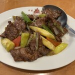 横浜中華街 北京飯店 - 牛ヒレ肉の黄ニラ炒め