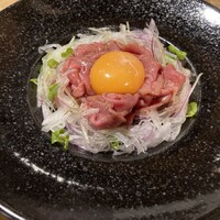 牛タン生しゃぶユッケ