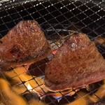 大阪屋 - 焼いてるところ