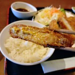 ぐらんの湯 お食事処 - ソースとカラシ、ソースは甘めアッサリ