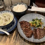 炭焼牛たん東山 - 