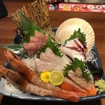福福屋 - 刺身盛り合わせです。