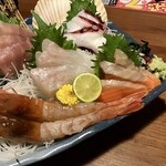 福福屋 - 生エビが大きいです。