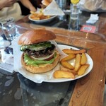 BurgerCafe honohono - ハンバーガー、パイナップル、アボカド