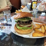 BurgerCafe honohono - ハンバーガー、パイナップル、アボカド