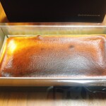 カンテサンス - ガトー オー コンテ　斜めから