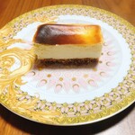 カンテサンス - ガトー オー コンテ　斜めから