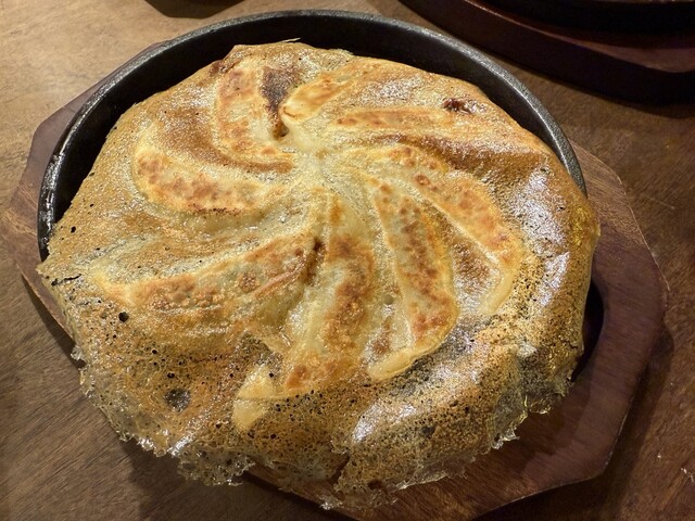 Kakuyasu Beer to Tetsunabe Gyoza 3 6 5 Sakaba Kyoto Kawaramachi Ten