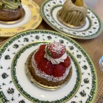 トシ・ヨロイヅカ 東京 - 