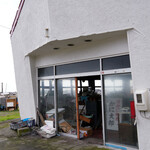 かに料理専門店 かに太郎 - 入口もなかなか味があってよい！