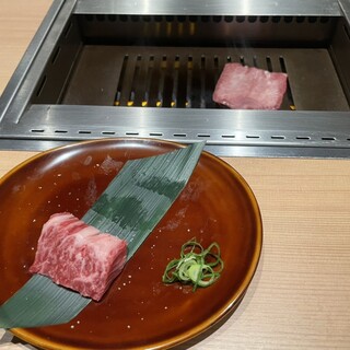 近江牛焼肉 百々一 - 料理写真: