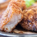 だだ商店 だだ食堂 - 2024.11 ウレシパモシリ放牧黒豚BIGメンチカツ（870円）、ウレシパモシリ放牧黒豚ロースカツ＆鰹の藁焼き定食（2,600円）