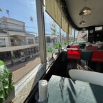 スプーン - 店から見た外の眺め