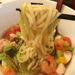 麺処hachi - この麺、締めると凄い腰なんです