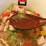 麺処hachi - このジュレ状のスープは…