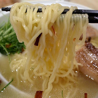 イベリコ・バル 門仲 - イベリコ豚ラーメン・塩＋ミニライス（900円）