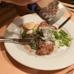 マンマ パスタ - チーズを掛けて