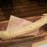 マンマ パスタ - なが～いなが～い ガーリックトースト