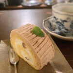 カフェ エチカ - 栗のロールケーキ