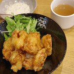 ソウルからナポリまで。 - 鶏タル天丼六甲