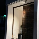 鮨 一二郎 - 大きな看板はありません。住宅地に溶け込む柔らかなファサードが目印✩.*˚