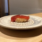 鮨 一二郎 - 鮪のヅケには濃いめの赤シャリがよく合います❤️
