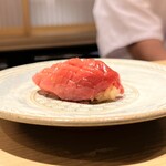 鮨 一二郎 - とろける中トロ。一番美味しい季節ですね。