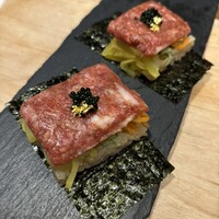 焼肉 うしみつ 恵比寿本店 - 和牛のとろたくユッケ鮨