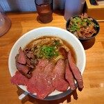 麺家 たけ田 - 鳥取和牛の塩そばとゆず大根おろし添牛煮込みごはん