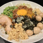 豚風。 - 台湾混蕎麦（1,300円）＋燻製うずら（150円）＋ショウガ（50円）、ニンニク・ホアジャオ