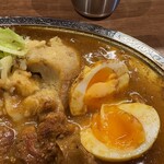 spice curry & BAR ドンカリ - 半熟卵、マッシュポテト、スパイスチキン