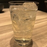 焼肉うしごろ 横浜店 - 白州ハイボール。とても強い炭酸が効いており、美味しく作っていただきました。